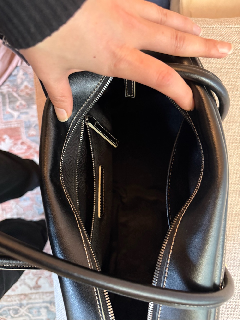 Marge Sherwood Boston bag black with white stitching - Picture 6 of 6